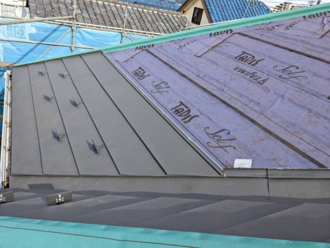 屋根カバー工法　ガルバリウム鋼板